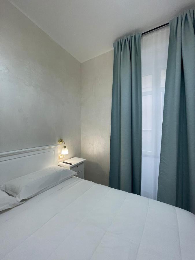 Hotel La Casa In Centro à Salernes Extérieur photo