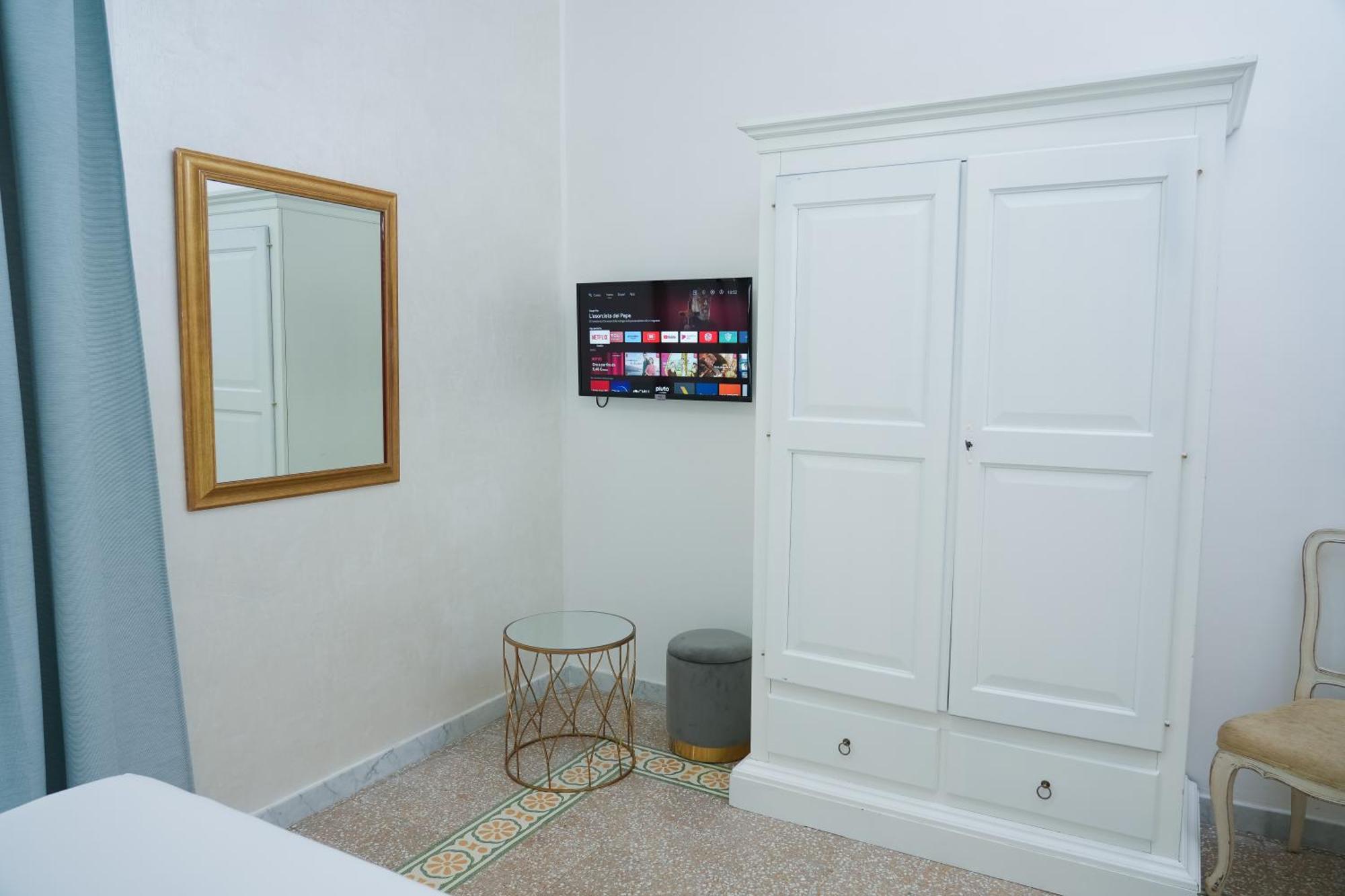 Hotel La Casa In Centro à Salernes Extérieur photo