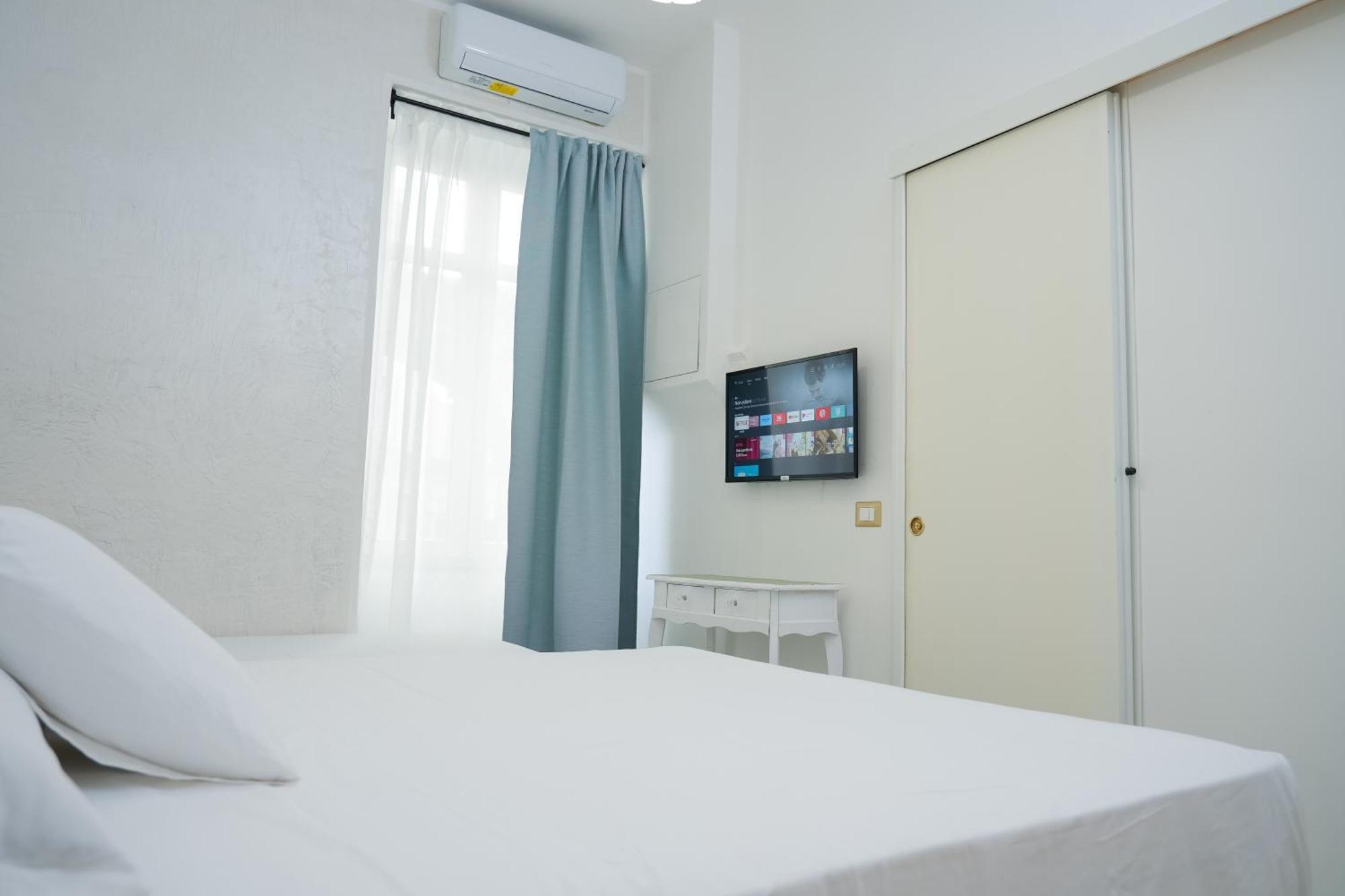 Hotel La Casa In Centro à Salernes Extérieur photo